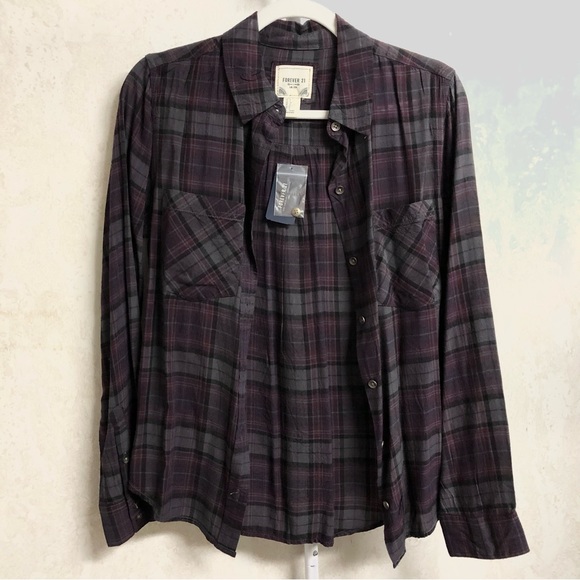Forever 21 Women’s Plaid Button Down Shirt - Picture 3 of 3